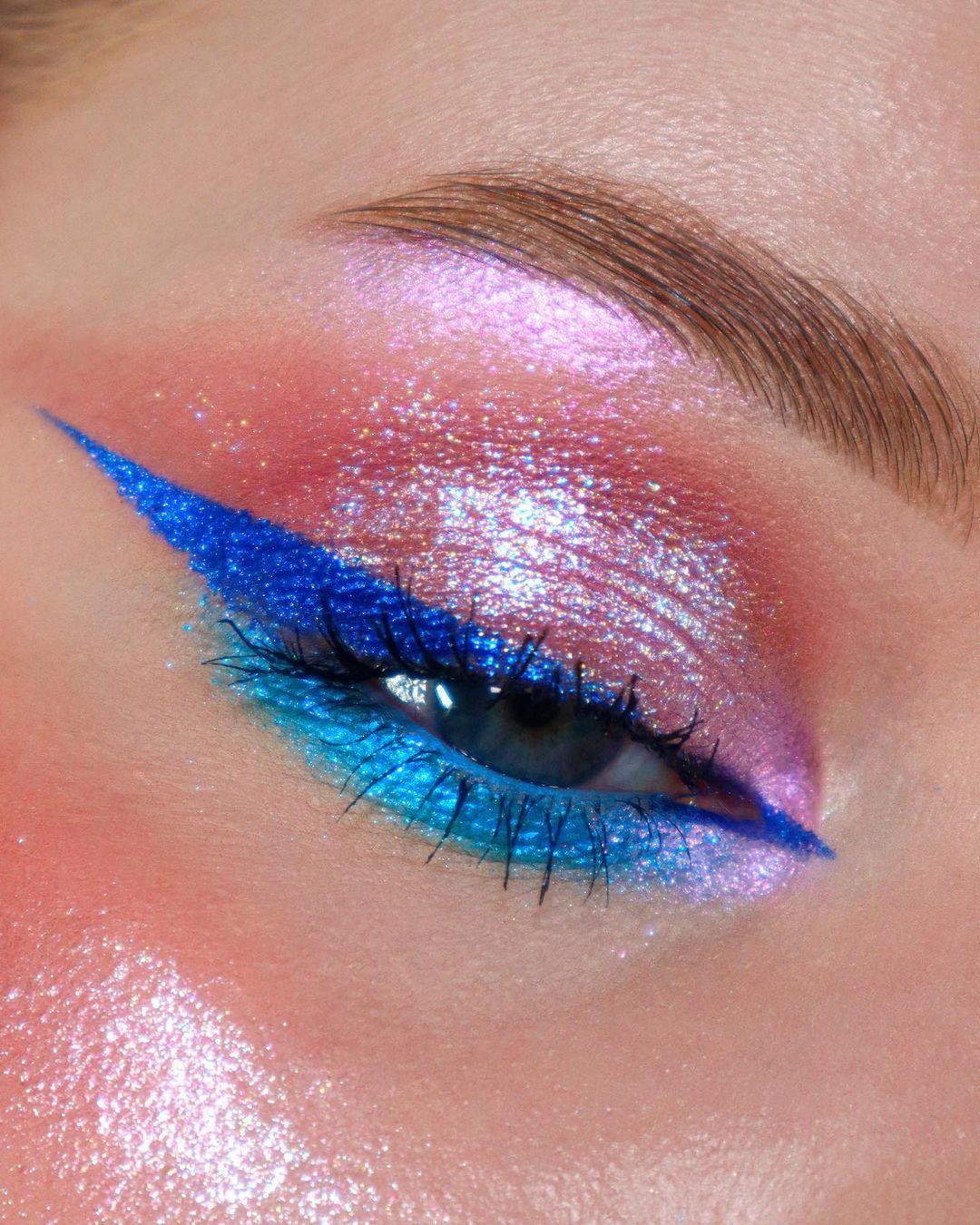 Color-changing eyeshadow and eyeliner gel pen set - Vibrant and energetic metallic glitter makeup look